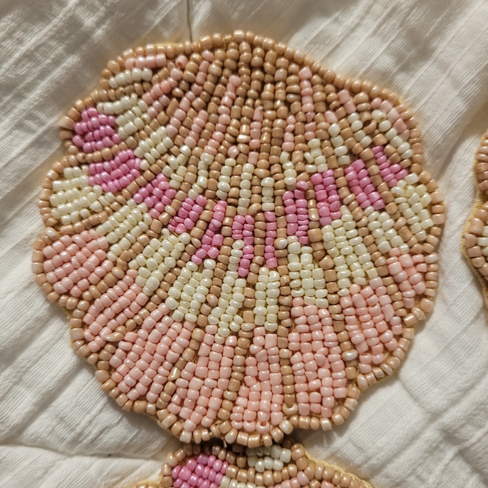 Set of 4 Glass beaded seashell coasters - Picture 2 of 4